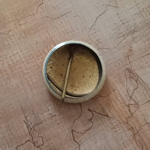 Red Cross Pin - Picture 3 of 3